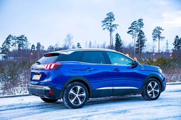 Moskau Russland März 2020 Seitenansicht Des Blauen Suv Peugeot 3008 — Stockfoto