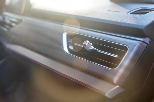 Zbliżenie Deflektorów Systemu Wentylacji Wewnętrznej Szczegóły Wnętrza Samochodu Premium Słońcu — Zdjęcie stockowe