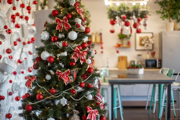 Belo Interior Casa Cozinha Decoreted Para Celebração Natal Atmosfera Quente — Fotografia de Stock