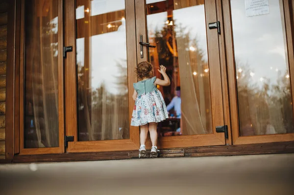 Little Girl Looking Out Window — Stock Photo, Image