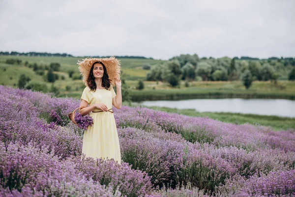 Beautiful Carefree Woman Dress Hat Basket Flowers Field Fragrant Lavender — Stock Photo, Image