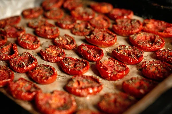 Pomodori Secchi Fatti Casa Con Sale Marino Erbe Italiane Forno — Foto Stock