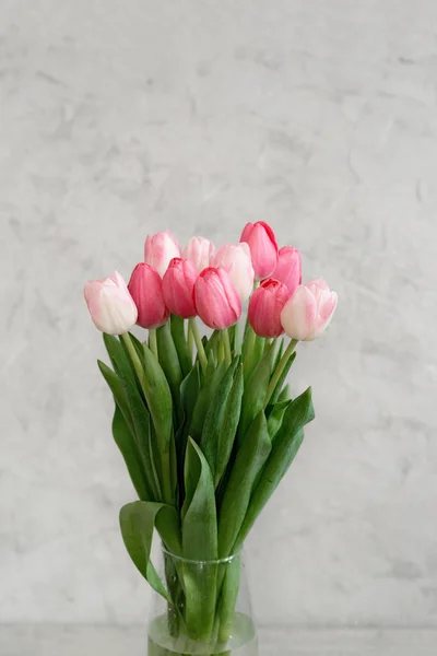 Bouquet Delicati Tulipani Rosa Vaso Una Vacanza Festa Della Mamma — Foto Stock