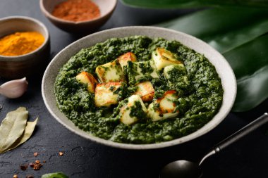 Hint Palak Paneer