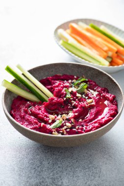 Seramik kasede pancar humusu. 