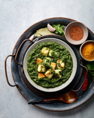  Hint Palak Paneer
