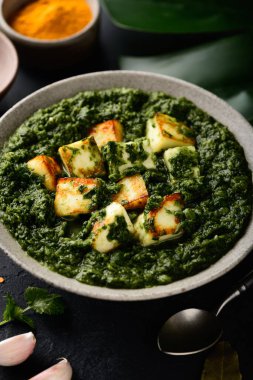  Hint Palak Paneer