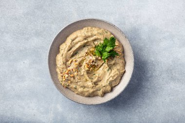 Baba ghanoush, baba ganoush ya da patlıcan humusu, geleneksel Orta Doğu mutfağı, üst manzara, kopyalama alanı