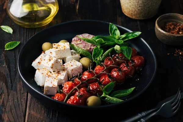 Queso feta y tomates cherry al horno — Foto de Stock