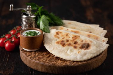 Türk gözlüklü yassı ekmek