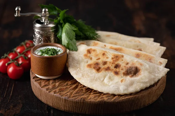 Türk gözlüklü yassı ekmek