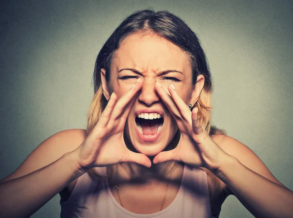 Angry young woman having nervous atomic breakdown, screaming — Stock Photo, Image