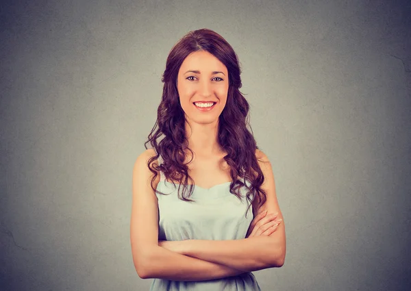 Hermosa joven sonriendo — Foto de Stock