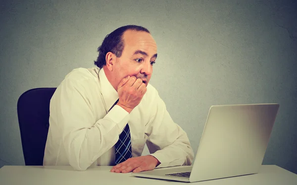 Desperate middle aged employee man working on computer in his office — Stock Photo, Image