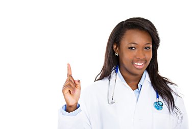 kadın doktor kopyasını alan parmak ile işaret