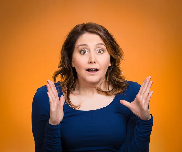 Startled woman, looking shocked, surprised — Stock Photo, Image