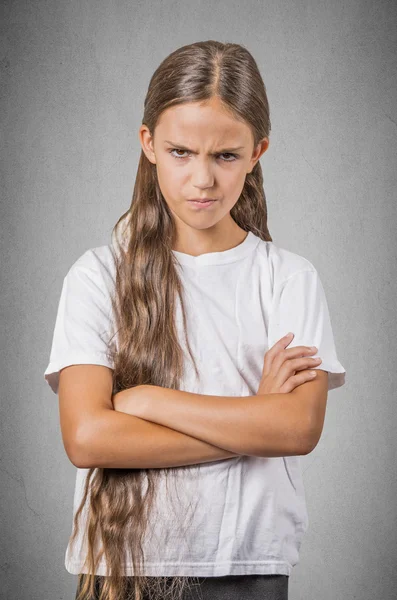 Jovem irritada, adolescente com expressão facial negativa — Fotografia de Stock