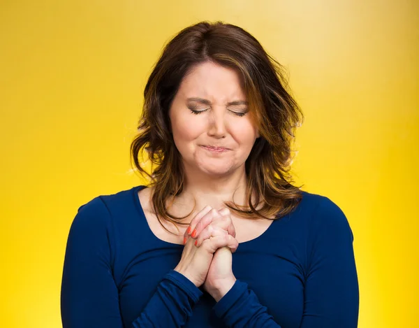 Woman praying — Stock Photo, Image