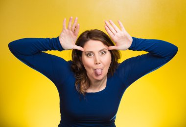 çocukça kaba kabadayı kadın dilini yapışkanlık dışarı