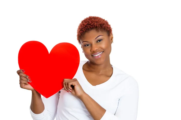 Örömteli nő a gazdaság piros Valentin szív szerelem — Stock Fotó