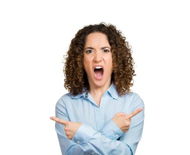 karışık kadın iki farklı yöne işaret