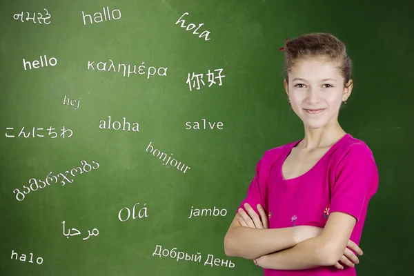 Les enfants apprennent des langues étrangères — Photo