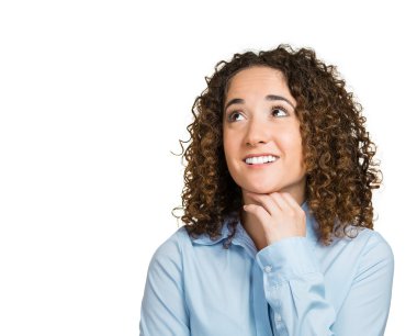 düşünceli genç bir kadın arıyorum