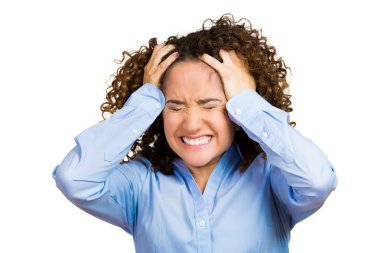 Başı ağrıyan kadın