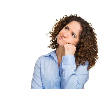 düşünceli genç bir kadın arıyorum