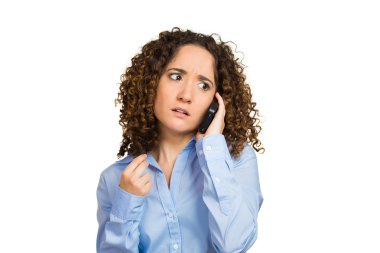 Evet endişeli esmer kadın