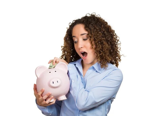 Mulher segurando Piggy Bank — Fotografia de Stock