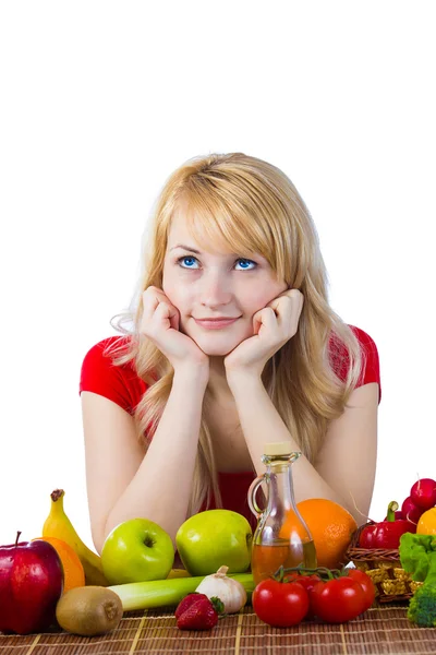 Healthy woman eating fruits vegetables — Stock Photo, Image