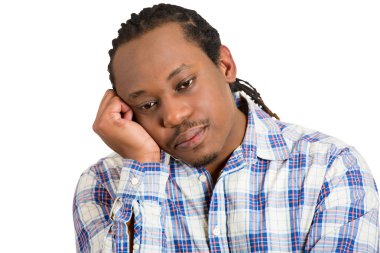 Üzgün düşünceli genç depresif adam