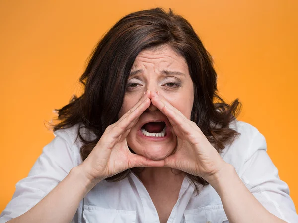 Mujer enojada gritando —  Fotos de Stock