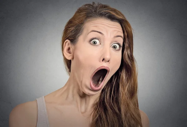 Surprise astonished woman — Stock Photo, Image