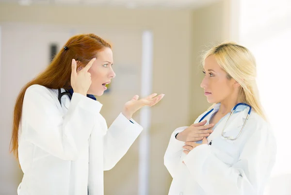 Gesundheitsfachkräfte kämpfen — Stockfoto