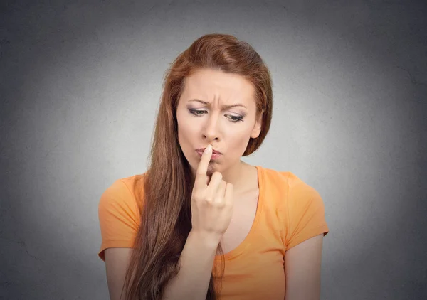 Puzzled woman thinking worried — Stock Photo, Image