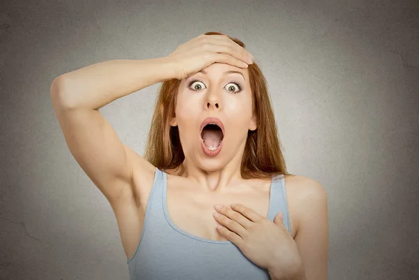 Surprise astonished woman — Stock Photo, Image