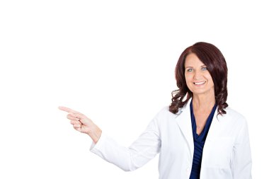 sunulması ve kopya alanı gösteren doktor kadın
