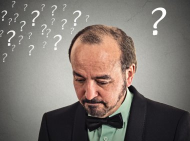 Headshot üzgün, depresif yalnız hayat erkekte hayal kırıklığına