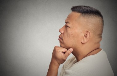  Dikey düşünceli orta yaşlı adam