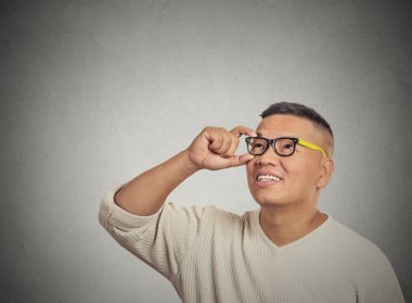 yakışıklı adam ararken düşünme