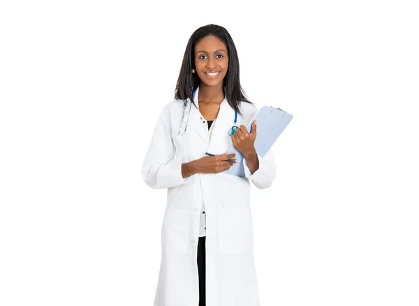 Portret vertrouwen Afro-Amerikaanse vrouwelijke arts medische professional — Stockfoto