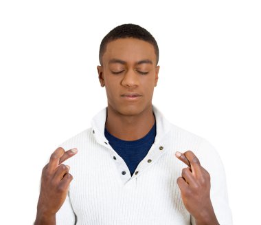 çapraz parmak, isteyen, en iyi mucize umuduyla adam 