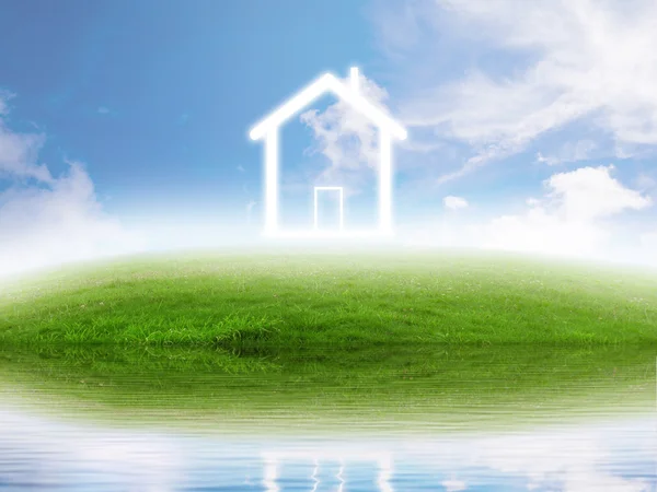Concepto inmobiliario. Casa ecológica en pradera verde junto al lago — Foto de Stock