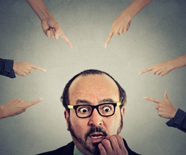 Ona işaret suçlu işadamı parmak kavramı sosyal suçlama 