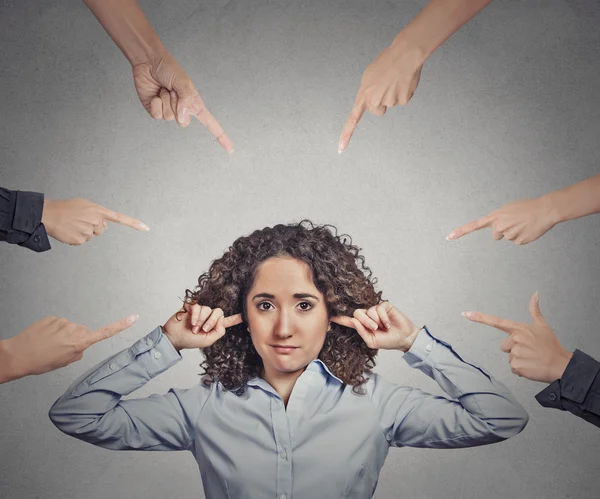 Concepto de acusación de mujer de negocios culpable — Foto de Stock