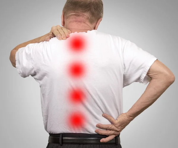 Idoso idoso com dor nas costas — Fotografia de Stock