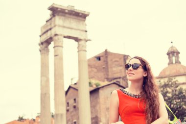 Roma'da seyahat kadın 