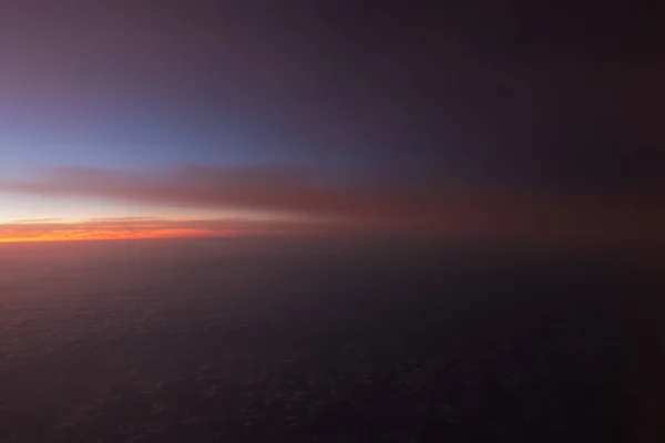 Bunte Farbtöne Eines Dramatischen Sonnenaufgangs Von Einem Flug Eingefangen — Stockfoto